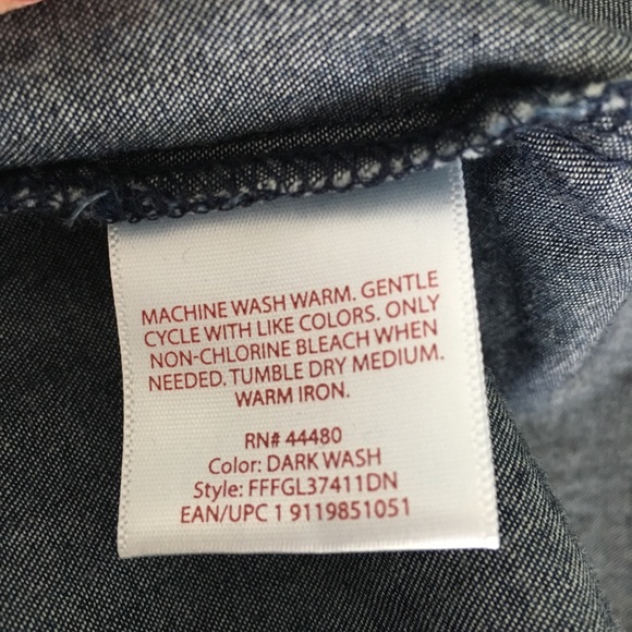 NWOT Off the Shoulder Chambray 100% Cotton Top - Picture 4 of 4